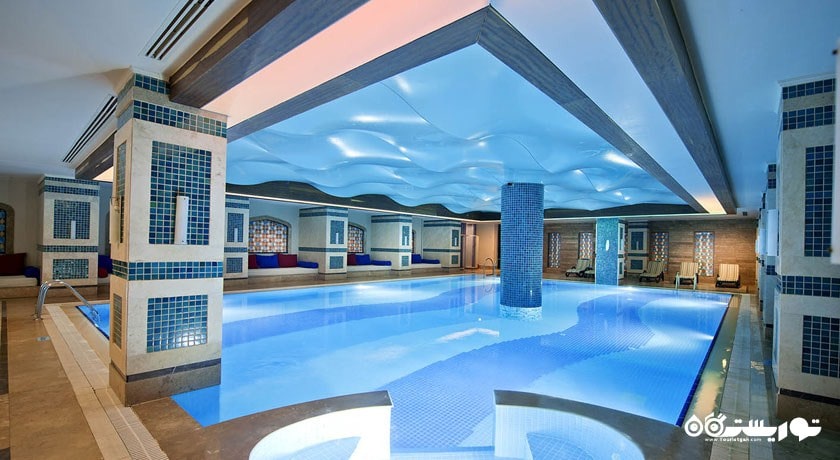 نمای استخر سرپوشیده